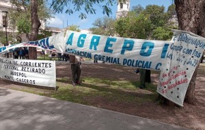 Policías se manifestaron por aumento salarial