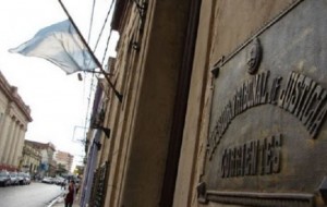 El Superior se quiso autonomizar de Valdés, pero reculó