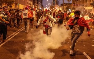 Continúan las manifestaciones y la represión en Perú
