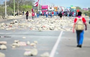 Perú: acorralada por las protestas, Boluarte pidió adelantar las elecciones