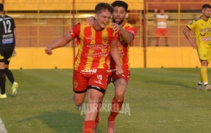 Agónico triunfo de Boca Unidos, que sigue soñando