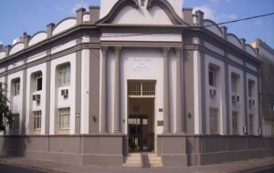 El Gobierno provincial aplica la “motosierra” en la Educación de Corrientes