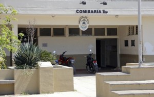 Sancionan a policía que no le tomó denuncia a una mujer por su vestimenta
