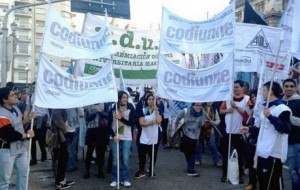 Docentes universitarios en alerta por posible cese en pago de salarios