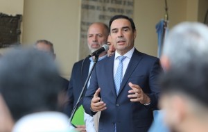 Valdés reconoció que la coparticipación cayó 20%