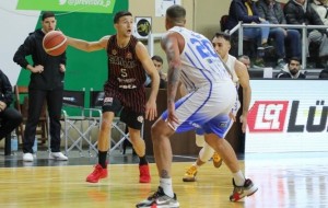 San Martín venció a Peñarol y se adelantó en la serie