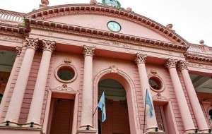 Anunciaron aumento del 15% del salario básico y 40% de los pluses