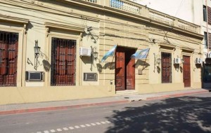 Siguen las irregularidades de la Dirección Superior: denuncian arancelamientos de cursos y postítulos