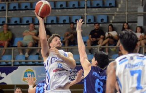 Regatas ganó de la mano del Penka Aguirre