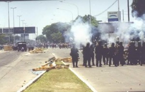 Se cumplen 25 años de la represión en el puente, que inició el ciclo de gobiernos radicales