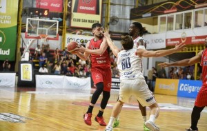 San Martín se mantiene firme en su estadio