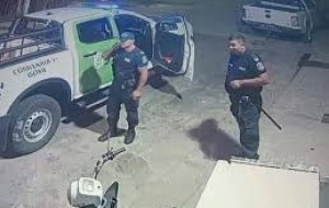 Otorgaron prisión domiciliaria a los policías imputados por la muerte de un joven