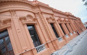 Docentes y familias denuncian maltratos en la Escuela Sarmiento