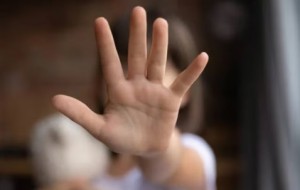 El oficialismo impulsa una ley que criminaliza a madres protectoras y sobrevivientes de ASI