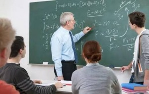 El 20% de los docentes universitarios trabajan en Uber, Rappi o Avon para llegar a fin de mes