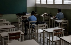 Retroceso escolar: solo 10 de cada 100 terminan la secundaria en tiempo y forma