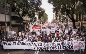 Trabajadores del Garrahan lograron un aumento salarial del 60% tras meses de lucha