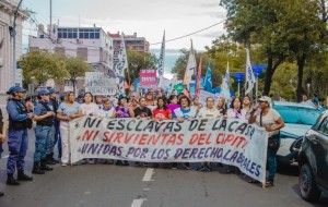 Multitudinaria marcha del 8M en Resistencia contra el ajuste y por derechos