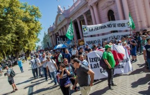 Gremios rechazan el 6% y evalúan medidas de fuerza en Corrientes